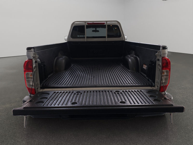 Nissan Comerciales NP300 2 pts. Pick-Up, Cab. Sencilla, TM6, a/ac. 2024